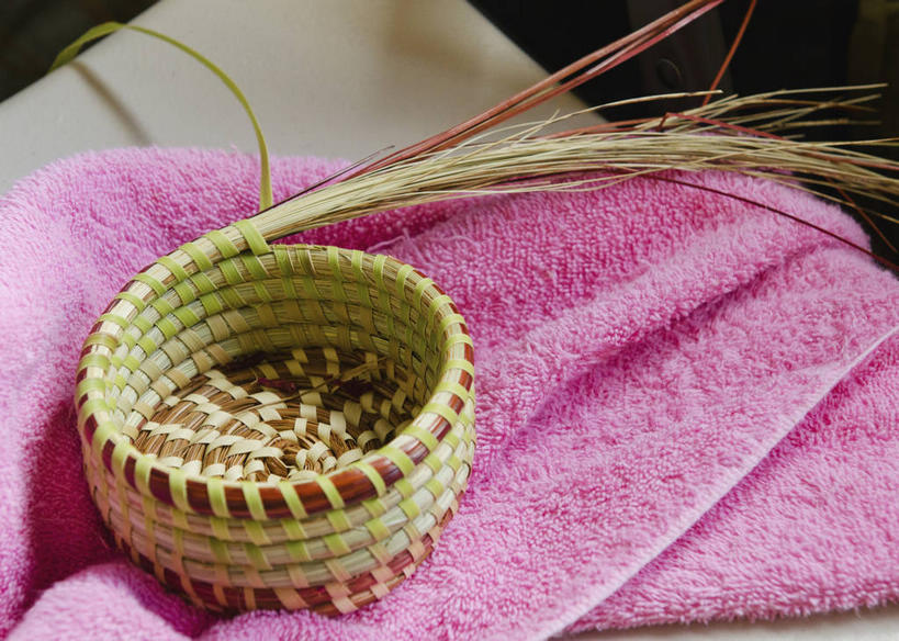 无人,交叉,横图,俯视,室外,特写,白天,爱情,幸福,竹子,静物,竹制,编织,圆形,纺织物,篮子,图形,圆,粉红色,粉红,几何,浪漫,一个,粉色,竹篮,毛巾,清洁,健康,可爱,活泼,单个,青春,竹条,保暖,满足,交织,甜美,竹制品,时髦,数学,温柔,透气,纯真,防水,穿插,储水,耐磨,吸水,彩图,高角度拍摄,几何图形,平面图形