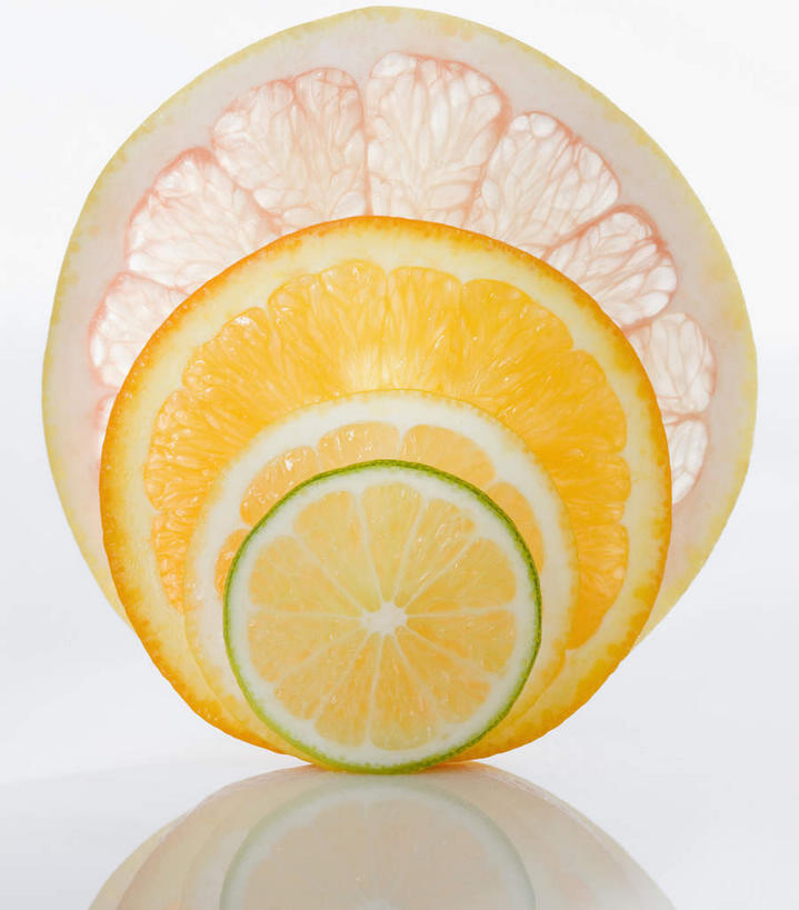 无人,竖图,室内,特写,白天,白色背景,正面,柑橘,柠檬,水果,一排,切开,新鲜,整齐,生食,食品,果实,葡萄柚,食物,排列,西柚,切,摄影,有机食品,绿色食品,影棚,队列,剖面,切面,酸橙,朱栾,代代,益母果,柠果,橘子,桔子,橙子,橙,彩图,影棚拍摄,拍摄