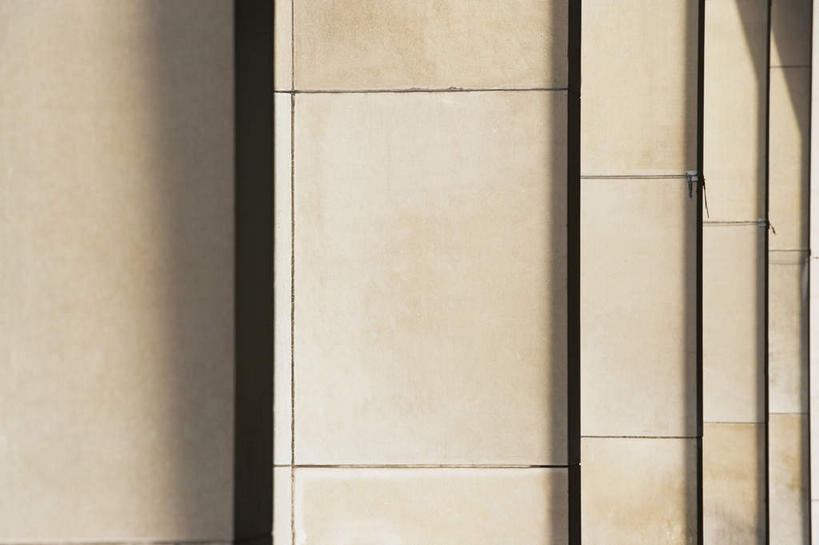 无人,横图,室外,白天,正面,旅游,度假,石头,建筑,纽约,美国,一排,阴影,整齐,光线,石子,影子,柱子,墙,娱乐,墙壁,墙面,排列,阳光,享受,休闲,放松,北美,北美洲,队列,美洲,修建,纽约州,帝国之州,帝国州,北亚美利加洲,亚美利加洲,修筑,石块,彩图