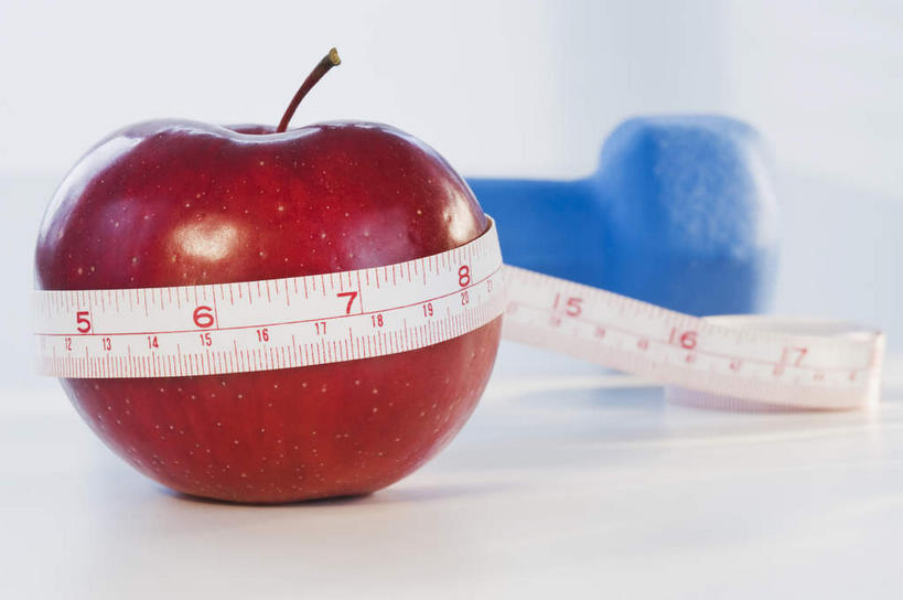 无人,横图,室内,特写,白天,白色背景,正面,苹果,哑铃,水果,朦胧,模糊,新鲜,环绕,围绕,测量,标志,皮尺,文字,字符,刻度,字母,生食,食品,果实,环抱,标识,运动器械,食物,一个,红色,白色,尺,保养,健身器械,保健,摄影,有机食品,绿色食品,影棚,单个,测量工具,尺子,减肥,腰围尺,瘦身,健身器材,阿拉伯文,量具,量仪,塑料卷尺,萦绕,阿拉伯语,阿拉伯字母,彩图,影棚拍摄,拍摄,运动器材