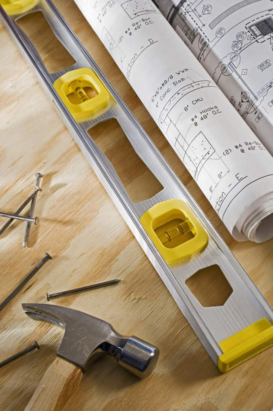 无人,竖图,俯视,室内,特写,白天,装修,桌面,桌子,建筑,静物,许多,敲打,测量,木制,锤子,钉子,工具,榔头,图纸,刻度,设计图,很多,一个,尺,木制品,垂直,单个,测量工具,水平仪,水平,五金,尺子,变形,紧固,矫正,塑形,工程图,草图,蓝图,水平尺,水准仪,量具,量仪,水平仪器,牢固,羊角锤,设计,彩图,高角度拍摄,稳固