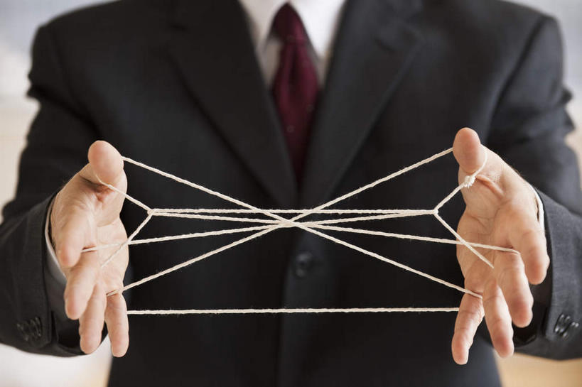 西方人,手,一个人,商务人士,商务男性,横图,室内,特写,白天,正面,衬衫,游戏,成功,合作,团队,集体,信心,玩具,欧洲,欧洲人,双手,仅一个男性,仅一个人,仅一个中年男性,握,套装,领带,拿,玩,拿着,娱乐,队伍,绳子,休闲,手部,翻花绳,握着,活动,绳索,象征,庄重,成就,发泄,消遣,智力,商务装,身份,挑帮帮,合伙,工薪阶层,翻绳,宣泄,正式,地位,解绷绷,解勾勾,解钩钩,挑花花线,线翻花,解股,翻花鼓,挑绷绷,男人,男性,中年男性,白种人,白领,上班族,玩耍,嬉戏,半身,彩图,衬衣