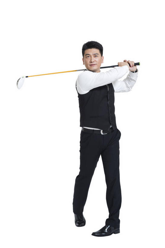 东方人,一个人,商务人士,商务男性,站,竖图,室内,白天,白色背景,正面,衬衫,锻炼,运动,亚洲,仅一个男性,仅一个人,握,套装,高尔夫,高尔夫球,领带,拿,拿着,注视,黄种人,仅一个年轻男性,观察,看,站着,握着,摄影,影棚,观看,察看,高尔夫球杆,象征,庄重,关注,摄影棚,商务装,身份,工薪阶层,高尔夫运动,高尔夫球具,正式,地位,体育,高尔夫球运动,男人,男性,年轻男性,亚洲人,白领,上班族,站立,彩图,全身,影棚拍摄,衬衣,健身,拍摄