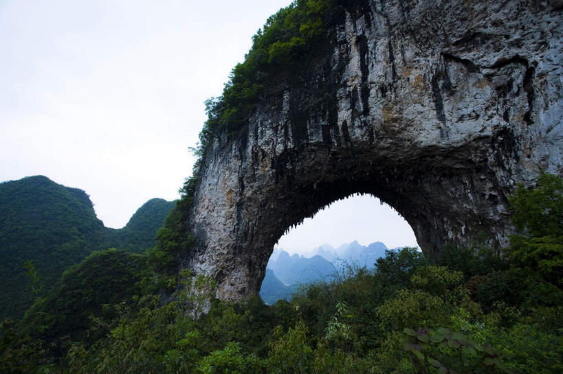 无人,横图,室外,白天,仰视,旅游,度假,美景,山,山脉,树林,植物,桂林,中国,亚洲,景观,山峰,山峦,娱乐,树,树木,绿色,天空,自然,群山,天,享受,休闲,景色,放松,生长,成长,广西,自然风光,东亚,象鼻山,漓江,广西壮族自治区,中华人民共和国,桂林市,桂,华南地区,沉水山,漓山,桃花江,仪山,彩图,低角度拍摄