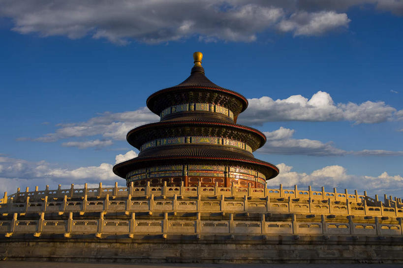 无人,天坛,宫殿,栏杆,横图,室内,白天,仰视,旅游,度假,数码,科技,名胜古迹,标志建筑,地标,建筑,北京,中国,亚洲,阴影,节日,遗迹,光线,网络,瓦片,影子,墙,屋檐,云,云朵,围栏,首都,高光,几何,计算机图形,合成,云彩,古迹,文化,文物,娱乐,建设,古建筑,护栏,檐,墙壁,墙面,蓝色,白云,蓝天,天空,阳光,天,祈祷,祈福,享受,休闲,健康,旅游胜地,放松,许愿,宗教,信仰,晴朗,纪念,祈求,电脑合成图,数码合成图,宫廷,合成图,祭天,古文明,东亚,中华人民共和国,东城区,北京市,京,北平,华北地区,天坛公园,写实,具体,具象,祈年殿,王宫,北京天坛,祈谷坛,平安,晴空,彩图,低角度拍摄,皇宫,永定门内大街