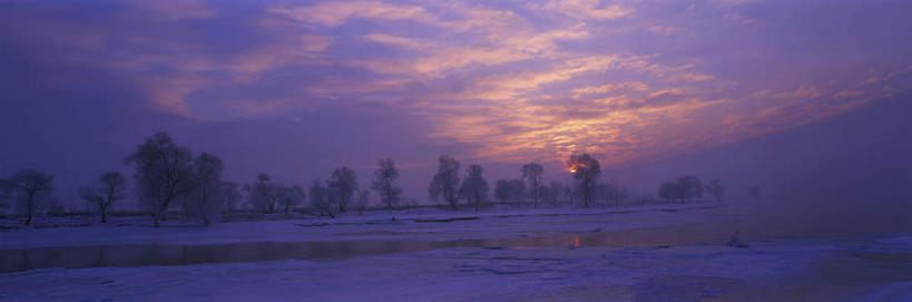 无人,横图,全景,室外,白天,正面,旅游,度假,美景,日落,山脉,树林,天际线,雪,植物,大雪,长白山,中国,亚洲,积雪,景观,晚霞,霞光,雪景,冬季,冬天,落日,娱乐,树,树木,绿色,自然,黄昏,享受,休闲,景色,彩霞,放松,寒冷,生长,成长,自然风光,东亚,天池,松花江,吉林,吉林省,中华人民共和国,严寒,东北地区,吉,天河,夕照,薄暮,夕阳,彩图,傍晚,长白山脉,斜阳,东北,中国东北地区,东北三省,东三省