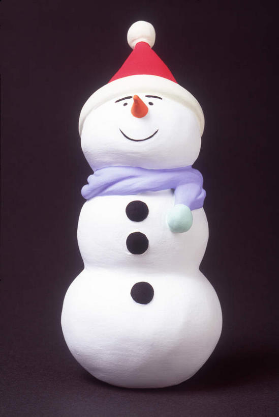 无人,站,笑,微笑,竖图,室内,特写,白天,正面,游戏,神秘,雪,大雪,静物,帽子,圣诞节,节日,庆祝,装饰,积雪,雪景,雪人,冬季,冬天,玩,文化,娱乐,一个,红色,紫色,围巾,站着,庆典,休闲,温暖,圣诞帽,寒冷,单个,围脖,活动,纪念,保暖,华丽,修饰,点缀,优美,御寒,庄重,发泄,高贵,消极,消遣,智力,宣泄,衬托,美观,雅致,雅观,棉帽,严寒,冷色,孤寂,玩耍,嬉戏,站立,彩图,拟人,奢华