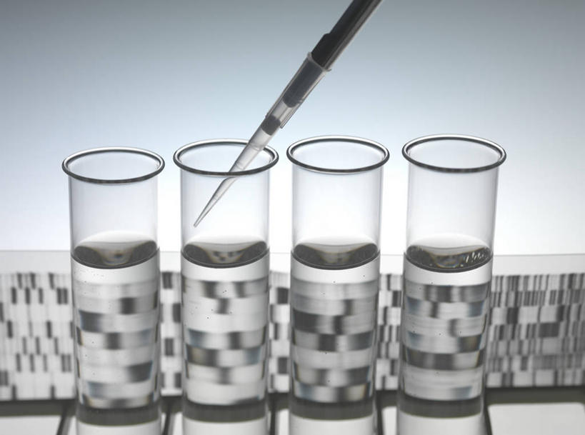 无人,横图,室内,特写,白天,正面,实验,仪器,水,杯子,一排,阴影,灰色背景,研究,整齐,透明,反射,分析,科学,化学,基因,测试,滴管,试管,液体,影子,实验室,水滴,研究室,玻璃制品,排列,一个,玻璃瓶,瓶子,四个,器皿,生物,摄影,影棚,遗传,单个,脱氧核糖核酸,队列,计量,试验室,玻璃仪器,试验耗材,实验用品,吸液管,移液管,DNA分子,去氧核糖核酸,遗传信息,遗传因子,遗传学,通明,玻璃杯,彩图,影棚拍摄,拍摄,DNA图谱,基因图,基因图谱