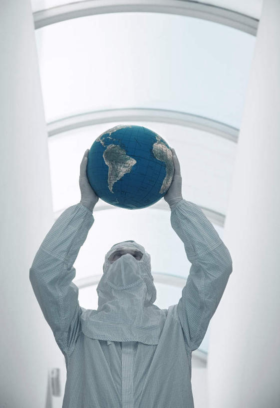 西方人,一个人,站,竖图,室内,白天,仰视,工作服,制服,安全,海洋,天花板,欧洲,欧洲人,仅一个男性,仅一个人,阴影,分离,光线,影子,世界地图,墙,实验室,地球,陆地,研究室,走道,走廊,过道,防护,过滤,全球,分开,墙壁,墙面,仅一个年轻男性,阳光,口罩,站着,隔断,遮掩,地理,国家,保护,隔离,大陆,卫生,世界,掩盖,遮挡,净化,间隔,保险,预防,试验室,遮盖,防尘,保全,周全,安稳,安定,掩饰,断绝,隔开,屏蔽,屏绝,远离,中断,阻遏,阻隔,工作制服,平安,男人,男性,年轻男性,白种人,站立,半身,彩图,低角度拍摄,工作套服,辐射防护服,大洋,大洲