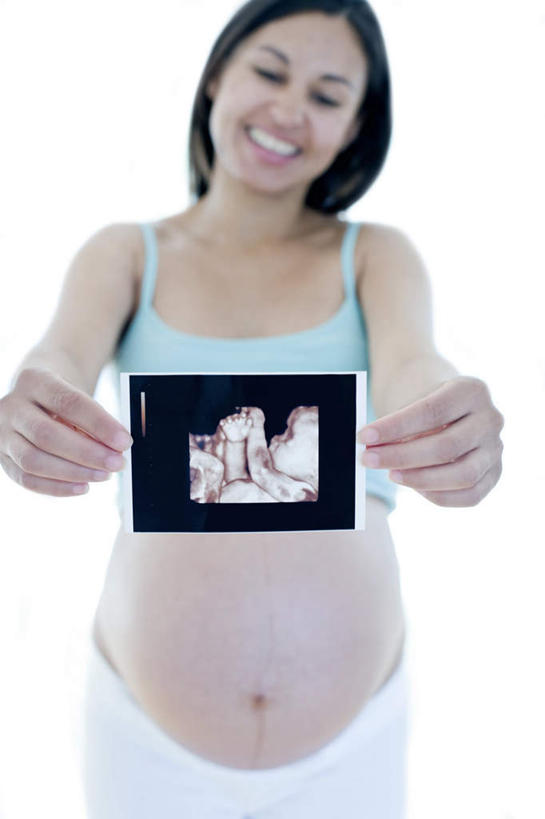 东方人,孕妇,一个人,站,笑,微笑,露齿笑,竖图,室内,白天,白色背景,正面,亚洲,仅一个年轻女性,仅一个女性,仅一个人,一张,握,阴影,服装,朦胧,模糊,光线,影子,拿,图像,拿着,注视,休闲装,黄种人,衣服,阳光,观察,看,站着,休闲,怀孕,休闲服,握着,摄影,服饰,影棚,观看,察看,待产,关注,妊娠,准妈妈,图象,年轻女性,女人,女性,亚洲人,产妇,站立,半身,彩图,影棚拍摄,拍摄