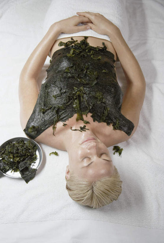 西方人,一个人,躺,闭眼,睡,竖图,俯视,室内,白天,化妆,美容,床,欧洲,欧洲人,仅一个年轻女性,仅一个女性,仅一个人,护肤,阴影,反射,盘,影子,浴巾,床单,被子,盘子,保养,享受,休闲,海藻,放松,保健,单人床,海草,被单,藻类,养颜,卧着,年轻女性,女人,女性,白种人,闭眼睛,闭着眼,闭着眼睛,困,困觉,寝息,睡觉,躺着,卧,半身,彩图,高角度拍摄