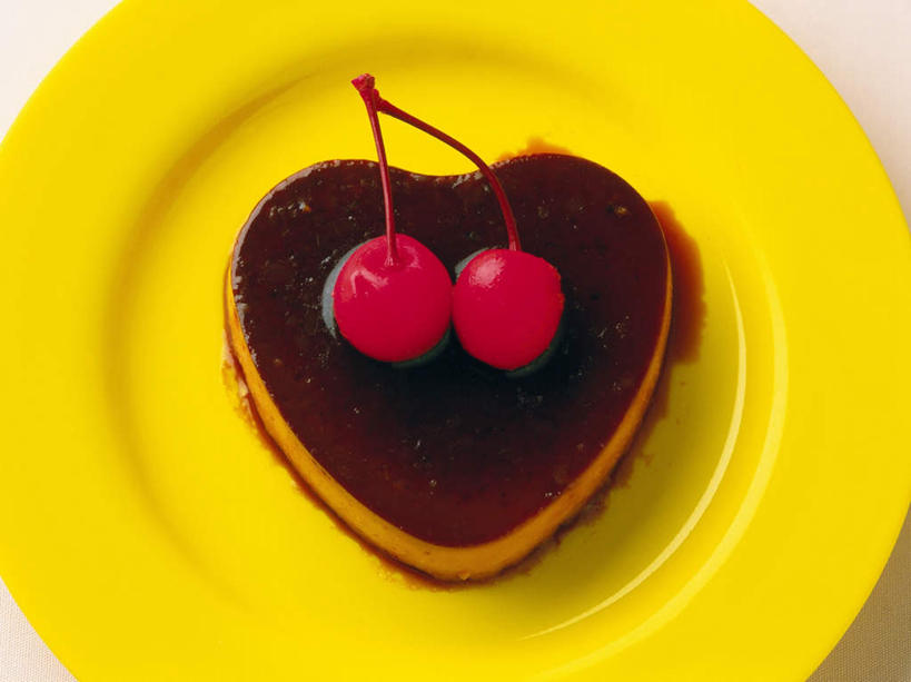 点心,无人,横图,俯视,室内,特写,白天,白色背景,爱情,下午茶,樱桃,餐具,爱心,碟子,盘,食品,浪漫,食物,糕点,两个,黄色,红色,盘子,碟,温暖,温馨,心形,恩爱,摄影,影棚,和睦,心型,樱珠,莺桃,英桃,楔桃,牛桃,荆桃,彩图,高角度拍摄,影棚拍摄,拍摄,融洽,蛋糕