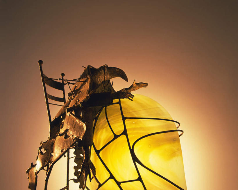 无人,横图,室内,白天,正面,静物,椅子,金属制品,照明,棕色背景,朦胧,模糊,艺术,发光,金属,大雁,灯光,架子,灯,灯具,摄影,影棚,工艺,照亮,美术,照明设备,彩图,影棚拍摄,拍摄