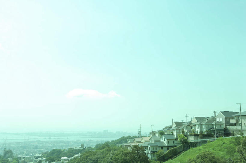 无人,家,横图,俯视,航拍,室外,白天,旅游,度假,石头,美景,山,山脉,树林,植物,别墅,城市风光,城市,建筑,日本,亚洲,电力,钢材,电缆,电线,石子,支架,房屋,屋子,景观,山峰,云,云朵,公寓,建筑群,山峦,云彩,娱乐,建设,洋房,楼房,住宅,树,树木,蓝色,绿色,白云,蓝天,天空,自然,群山,天,享受,休闲,景色,放松,生长,能源,成长,支撑,资源,鸟瞰,供电设备,东亚,沉积岩,高压电塔,高压输电线,本州,本州岛,日本国,近畿地方,近畿,兵库,兵库县,高压电线塔,高压塔,神户,神户市,神戸,县厅,神戸市,水成岩,石块,岩石,彩图,高角度拍摄,房子