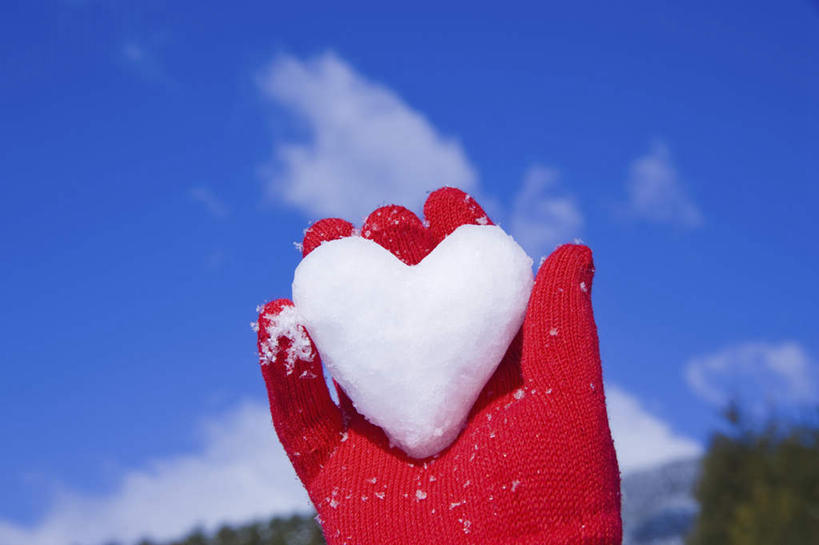 东方人,手,一个人,站,捧,横图,室外,特写,白天,正面,爱情,雪,植物,大雪,亚洲,仅一个年轻女性,仅一个女性,仅一个人,阴影,爱心,朦胧,模糊,光线,影子,积雪,雪景,云,云朵,冬季,冬天,浪漫,拿,云彩,拿着,黄种人,树,树木,蓝色,绿色,白云,蓝天,天空,阳光,自然,天,站着,温暖,温馨,心形,手部,恩爱,寒冷,生长,晴朗,成长,单手,和睦,严寒,年轻女性,女人,女性,亚洲人,心型,晴空,端,端着,捧着,手捧,站立,半身,彩图,融洽