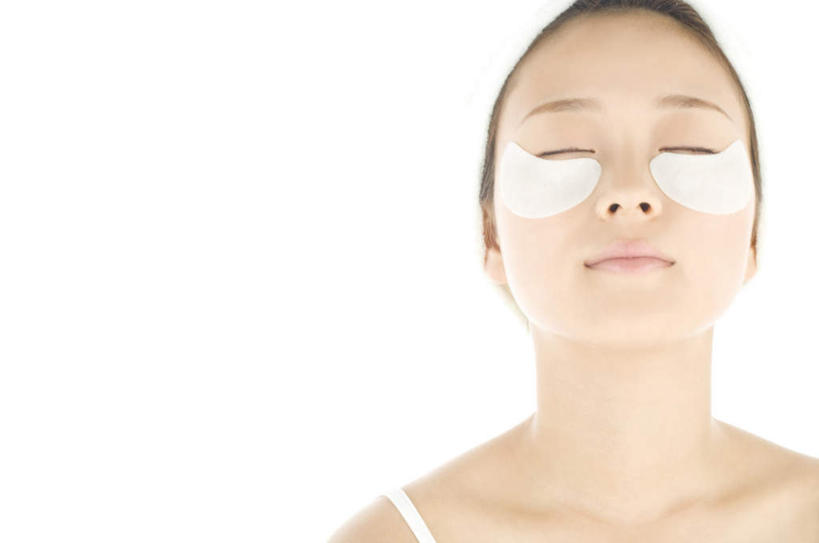 东方人,一个人,躺,闭眼,横图,俯视,室内,白天,化妆,美容,亚洲,仅一个年轻女性,仅一个女性,仅一个人,护肤,黄种人,保养,享受,休闲,放松,保健,养颜,卧着,年轻女性,女人,女性,亚洲人,闭眼睛,闭着眼,闭着眼睛,躺着,卧,半身,彩图,高角度拍摄