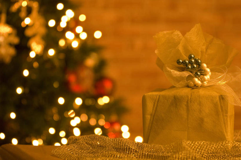 无人,横图,室内,特写,白天,正面,静物,礼盒,礼物,照明,圣诞节,节日,庆祝,彩灯,纸盒,灯光,文化,灯,盒子,包装盒,蝴蝶结,礼品盒,灯具,庆典,礼品,纪念,照亮,照明设备,彩图