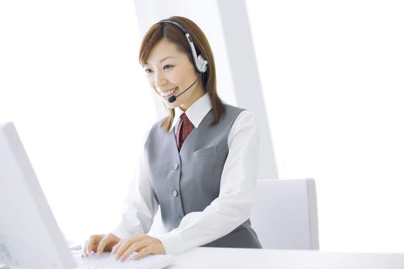 东方人,一个人,商务人士,商务女性,办公室,坐,笑,微笑,露齿笑,横图,室内,白天,正面,衬衫,快乐,满意,幸福,显示器,窗户,亚洲,仅一个年轻女性,仅一个女性,仅一个人,套装,屏幕,音响,音乐,注视,黄种人,娱乐,显示屏,玻璃窗,黑色,耳机,观察,看,享受,休闲,放松,观看,察看,舒适,享乐,关注,商务装,工薪阶层,输出设备,年轻女性,亚洲人,年轻人,长发,白领,上班族,坐着,半身,彩图,衬衣