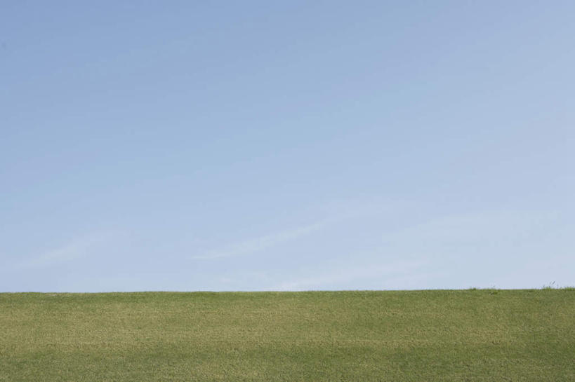 无人,横图,俯视,室外,白天,草地,草坪,植物,地平线,云,云朵,辽阔,地面,云彩,草,蓝色,绿色,白云,蓝天,天空,天,广阔,晴朗,一望无际,延伸,天地相交,无边无际,一马平川,晴空,彩图,高角度拍摄