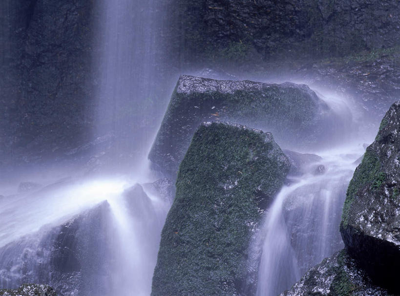 无人,横图,室外,白天,正面,长时间曝光,旅游,度假,礁石,石头,美景,瀑布,水,植物,日本,亚洲,飞溅,湍急,溅,石子,液体,景观,水滴,苔藓,娱乐,水珠,绿色,自然,享受,休闲,景色,放松,喷洒,自然风光,曝光,东亚,本州,本州岛,日本国,东北地方,福岛,福岛县,暴光,跌水,礁,石块,岩石,彩图