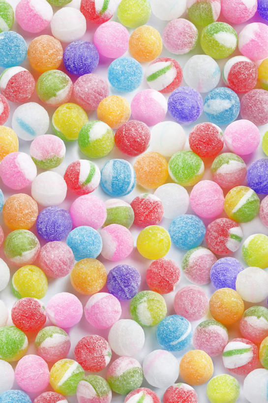 无人,竖图,俯视,彩色,室内,白天,白色背景,一堆,许多,堆叠,堆积,散落,食品,糖,糖果,甜点,甜品,软糖,球,食物,黄色,红色,蓝色,绿色,紫色,甜食,球体,摄影,影棚,堆,彩图,高角度拍摄,影棚拍摄,拍摄