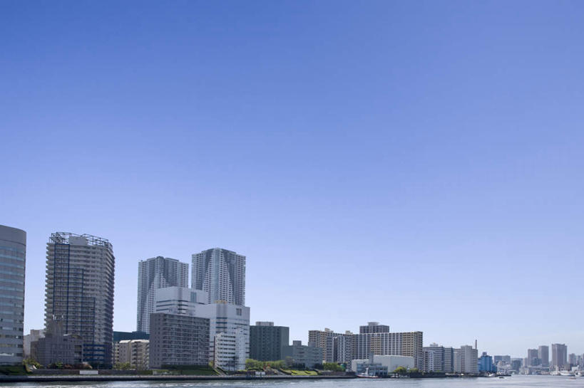 无人,高楼大厦,横图,全景,室外,白天,仰视,度假,河流,美景,水,天际线,植物,城市风光,城市,大厦,建筑,摩天大楼,东京,日本,亚洲,阴影,光线,影子,河水,景观,水流,建筑群,娱乐,建设,树,树木,蓝色,绿色,蓝天,天空,阳光,自然,天,享受,休闲,景色,放松,生长,成长,东亚,本州,关东地方,本州岛,日本国,东京都,彩图,低角度拍摄,大楼,高层建筑,高楼,摩天楼