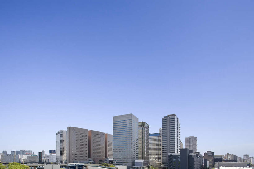 无人,高楼大厦,横图,全景,室外,白天,仰视,度假,美景,天际线,城市风光,城市,大厦,建筑,摩天大楼,东京,日本,亚洲,阴影,光线,影子,景观,云,云朵,建筑群,云彩,娱乐,建设,蓝色,白云,蓝天,天空,阳光,天,享受,休闲,景色,放松,东亚,本州,关东地方,本州岛,日本国,东京都,彩图,低角度拍摄,大楼,高层建筑,高楼,摩天楼