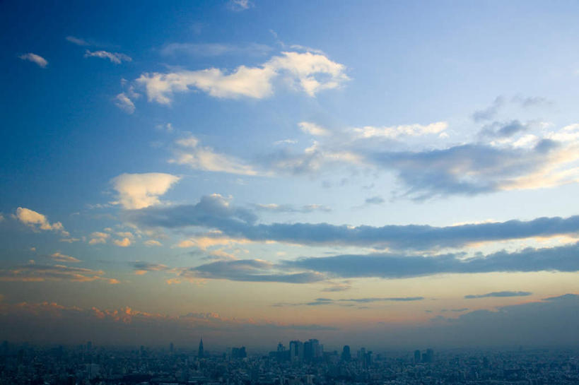 无人,高楼大厦,横图,室外,白天,仰视,度假,美景,城市风光,城市,大厦,建筑,摩天大楼,东京,日本,朦胧,模糊,景观,云,云朵,新宿,云彩,娱乐,建设,蓝色,白云,蓝天,天空,天,享受,休闲,景色,放松,晴朗,东亚,本州,关东地方,本州岛,日本国,东京都,新宿区,县厅,东京市,晴空,彩图,低角度拍摄,大楼,高层建筑,高楼,摩天楼
