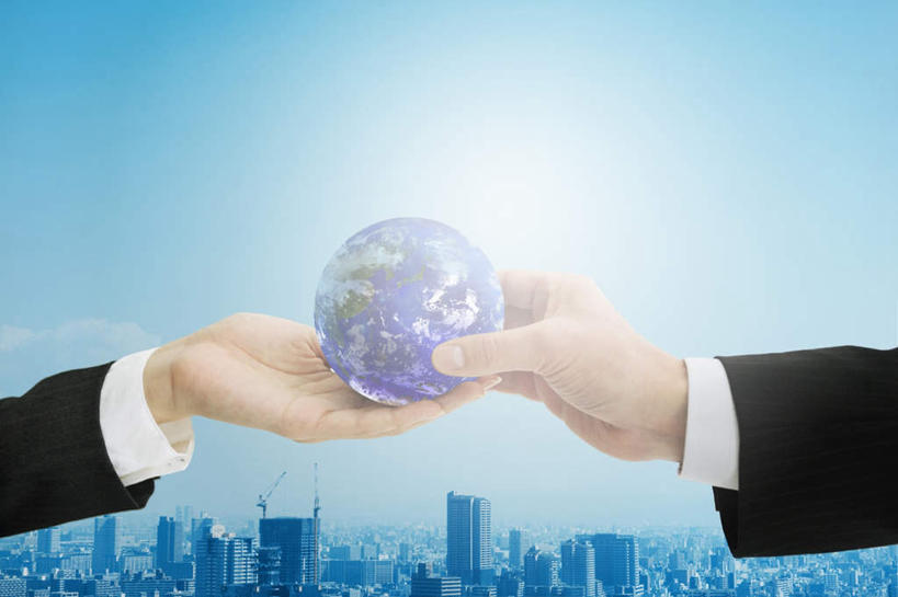 东方人,两个人,同事,商务人士,商务男性,高楼大厦,横图,室内,白天,正面,衬衫,度假,成功,合作,团队,集体,信心,数码,科技,海洋,美景,城市风光,城市,大厦,建筑,摩天大楼,亚洲,阴影,套装,朦胧,模糊,网络,世界地图,地球,景观,陆地,高光,几何,计算机图形,合成,全球,黄种人,娱乐,建设,队伍,一个,蓝色,蓝天,天空,天,享受,休闲,景色,放松,地理,国家,晴朗,单个,电脑合成图,数码合成图,大陆,世界,领导,成就,商务装,合伙,领袖,工薪阶层,万里无云,写实,具体,具象,男人,男性,年轻男性,亚洲人,白领,上班族,晴空,晴空万里,半身,彩图,衬衣,大楼,高层建筑,高楼,摩天楼,大洋,大洲