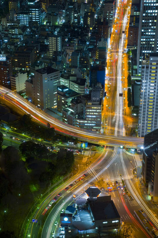 高楼大厦,竖图,俯视,航拍,室外,夜晚,度假,美景,城市风光,城市,大厦,道路,建筑,路,摩天大楼,公路,汽车,东京,日本,亚洲,一排,许多,阴影,整齐,光线,影子,景观,灯光,交通,娱乐,建设,车,排列,交通工具,轿车,享受,休闲,景色,放松,鸟瞰,队列,载具,东亚,本州,关东地方,本州岛,日本国,东京都,马路,半身,彩图,高角度拍摄,大楼,高层建筑,高楼,摩天楼