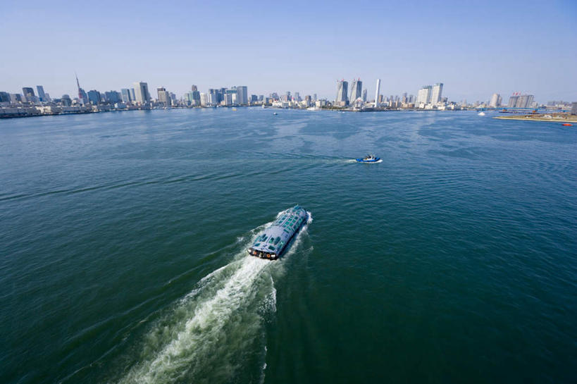 无人,高楼大厦,横图,俯视,室外,白天,度假,海浪,海洋,美景,城市风光,城市,大厦,建筑,轮船,摩天大楼,船,东京,日本,亚洲,一艘,波纹,飞溅,溅,液体,景观,浪花,水滴,云,云朵,建筑群,云彩,娱乐,建设,水珠,蓝色,白云,蓝天,水纹,天空,海水,船尾波,交通工具,波浪,天,行驶,享受,休闲,景色,放松,晴朗,喷洒,载具,海景,东亚,本州,关东地方,本州岛,日本国,东京都,大海,风浪,海,海水的波动,近岸浪,涌浪,晴空,彩图,高角度拍摄,大楼,高层建筑,高楼,摩天楼