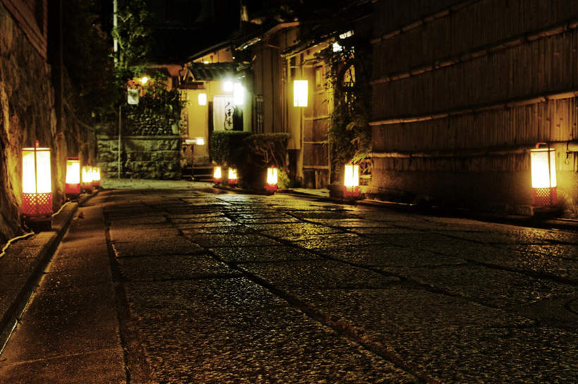 无人,家,横图,室外,夜晚,正面,旅游,度假,美景,城市风光,城市,道路,建筑,街道,路,路灯,照明,京都,日本,亚洲,阴影,光线,影子,房屋,屋子,景观,公寓,小路,灯光,交通,娱乐,建设,楼房,住宅,灯,享受,休闲,日式,景色,放松,京都府,照亮,照明设备,东亚,本州,本州岛,日本国,近畿地方,近畿,彩图,房子