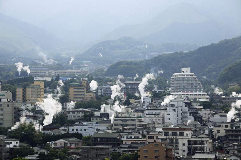 无人,家,横图,俯视,航拍,室外,白天,旅游,度假,美景,山,山脉,树林,植物,雾,城市风光,城市,建筑,大分县,日本,亚洲,朦胧,模糊,房屋,屋子,景观,山峰,公寓,山峦,娱乐,建设,洋房,楼房,住宅,树,树木,绿色,自然,群山,享受,休闲,景色,放松,生长,成长,迷雾,鸟瞰,自然风光,东亚,日本国,九州本岛,九州,九州岛,九州地方,大分,大雾,彩图,高角度拍摄,房子
