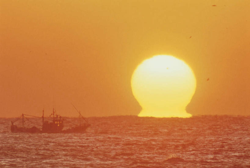 帆船,无人,横图,室外,白天,正面,旅游,度假,日出,海浪,海洋,美景,太阳,船,日本,亚洲,一艘,阴影,反射,光线,影子,景观,浪花,水平线,辽阔,朝霞,晨曦,海平线,黎明,千叶县,娱乐,蓝色,蓝天,天空,阳光,自然,海水,交通工具,天,享受,休闲,广阔,景色,放松,晴朗,一望无际,自然风光,载具,海景,东亚,本州,万里无云,关东地方,本州岛,日本国,千叶,无边无际,一马平川,大海,风浪,海,海水的波动,近岸浪,涌浪,朝阳,晴空,晴空万里,彩图,破晓,水天相接,水天一线