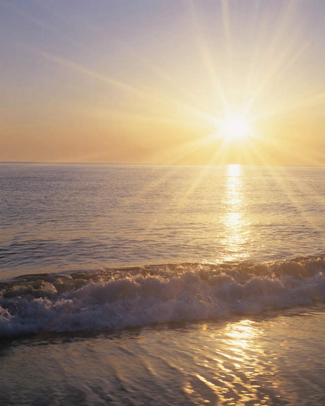 无人,竖图,俯视,室外,白天,旅游,度假,日出,海浪,海洋,美景,沙滩,太阳,北海道,日本,亚洲,阴影,光线,沙子,影子,海岸,景观,浪花,水平线,辽阔,朝霞,晨曦,海平线,黎明,沙地,娱乐,蓝色,蓝天,天空,阳光,自然,海水,天,享受,休闲,广阔,景色,放松,晴朗,一望无际,自然风光,海景,东亚,万里无云,日本国,北海道地方,北海道岛,稚内,无边无际,一马平川,炫光,大海,风浪,海,海水的波动,海滩,近岸浪,涌浪,朝阳,晴空,晴空万里,彩图,高角度拍摄,破晓,水天相接,水天一线