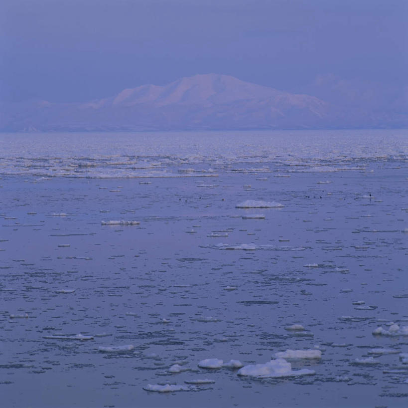 无人,方图,室外,白天,正面,旅游,度假,海浪,海洋,美景,北海道,日本,亚洲,朦胧,模糊,冰,景观,浪花,水平线,云,云朵,海平线,云彩,娱乐,蓝色,白云,蓝天,天空,自然,海水,浮冰,天,享受,休闲,景色,放松,寒冷,晴朗,冰冷,自然风光,海景,东亚,日本国,北海道地方,北海道岛,严寒,冰凉,酷寒,凛冽,凛凛,极冷,流冰,浮冰块,大海,风浪,海,海水的波动,近岸浪,涌浪,晴空,彩图