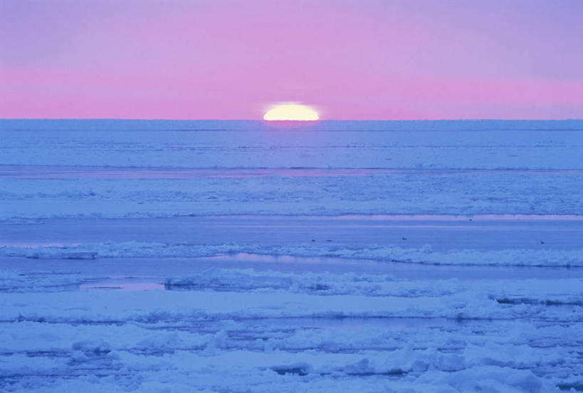 无人,横图,室外,白天,正面,旅游,度假,日出,海浪,海洋,美景,太阳,北海道,日本,亚洲,朦胧,模糊,冰,景观,浪花,水平线,云,云朵,朝霞,晨曦,海平线,黎明,云彩,娱乐,蓝色,白云,蓝天,天空,阳光,自然,海水,浮冰,天,享受,休闲,景色,放松,寒冷,晴朗,冰冷,自然风光,海景,东亚,日本国,北海道地方,北海道岛,严寒,冰凉,酷寒,凛冽,凛凛,极冷,流冰,浮冰块,大海,风浪,海,海水的波动,近岸浪,涌浪,朝阳,晴空,彩图,破晓