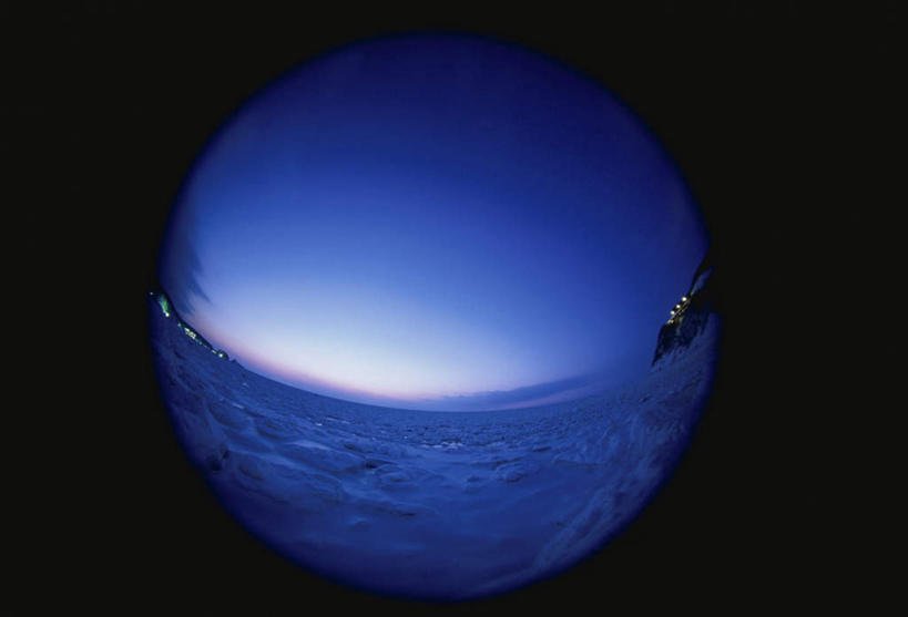 无人,横图,全景,室外,白天,广角镜头,鱼眼镜头,仰视,旅游,度假,美景,天际线,植物,北海道,日本,亚洲,黑色背景,朦胧,模糊,圆形,圆环,地平线,景观,辽阔,地面,娱乐,树,树木,蓝色,绿色,蓝天,天空,自然,天,享受,休闲,景色,放松,生长,晴朗,成长,一望无际,环形,自然风光,延伸,东亚,万里无云,日本国,天地相交,北海道地方,北海道岛,晴空,晴空万里,彩图,低角度拍摄