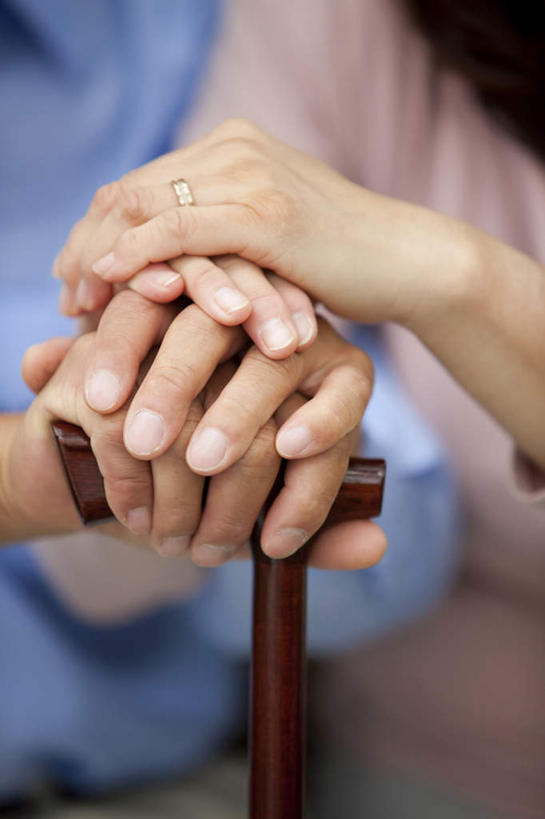 东方人,中年人,手,两个人,家庭,夫妻,站,竖图,室外,特写,白天,正面,衬衫,爱情,植物,亚洲,双手,服装,工具,浪漫,注视,休闲装,黄种人,树,树木,衣服,蓝色,绿色,自然,观察,看,站着,休闲,温暖,温馨,一家人,手部,休闲服,器械,叠加,恩爱,恋人,服饰,生长,成长,拐杖,观看,手杖,和睦,察看,关注,医疗器械,辅助设备,男人,男性,女人,女性,中年男性,中年女性,亚洲人,夫妇,情侣,站立,半身,彩图,衬衣,伴侣,融洽