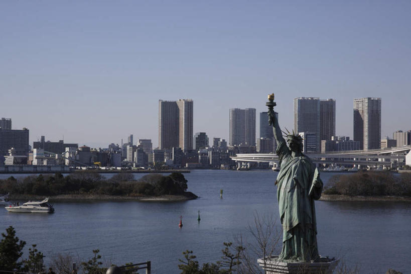 无人,高楼大厦,横图,全景,室外,白天,正面,旅游,度假,自由,办公楼,海浪,海洋,名胜古迹,天际线,植物,大桥,大厦,地标,建筑,立交桥,摩天大楼,桥梁,写字楼,雕塑,东京,自由女神像,日本,亚洲,自由女神,波纹,遗迹,雕刻,雕像,仿制品,浪花,高架,斜拉桥,桥,涟漪,火炬,古迹,历史,文物,娱乐,古建筑,树,树木,蓝色,绿色,蓝天,水纹,天空,自然,海水,楼宇,波浪,天,享受,休闲,旅游胜地,商务楼,放松,生长,晴朗,成长,御台场,美好,追求,海景,古文明,东亚,向往,本州,万里无云,一尊,关东地方,本州岛,日本国,东京都,水晕,自由女神国家纪念区,自由女神铜像国家纪念碑,东京港,台场,仿造,复制,大海,风浪,海,海水的波动,近岸浪,涌浪,晴空,晴空万里,彩图,大楼,高层建筑,高楼,摩天楼,标志性建筑