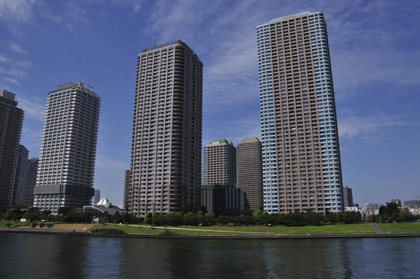 无人,高楼大厦,横图,全景,室外,白天,仰视,度假,办公楼,草地,草坪,海浪,海洋,美景,天际线,植物,城市风光,城市,大厦,建筑,摩天大楼,写字楼,东京,日本,亚洲,波纹,景观,浪花,云,云朵,建筑群,涟漪,云彩,娱乐,建设,草,树,树木,蓝色,绿色,白云,蓝天,水纹,天空,自然,海水,楼宇,波浪,天,享受,休闲,商务楼,景色,放松,生长,晴朗,成长,海景,东亚,本州,关东地方,本州岛,日本国,东京都,水晕,隅田川,大海,风浪,海,海水的波动,近岸浪,涌浪,晴空,彩图,低角度拍摄,大楼,高层建筑,高楼,摩天楼