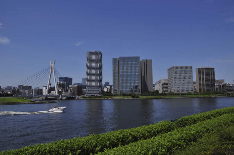 无人,高楼大厦,横图,全景,室外,白天,正面,度假,办公楼,草地,草坪,海浪,海洋,美景,天际线,植物,城市风光,城市,大桥,大厦,建筑,立交桥,轮船,摩天大楼,桥梁,写字楼,船,东京,日本,亚洲,波纹,飞溅,溅,液体,景观,浪花,水滴,云,云朵,高架,建筑群,斜拉桥,桥,涟漪,云彩,娱乐,建设,水珠,草,树,树木,蓝色,绿色,白云,蓝天,水纹,天空,自然,海水,船尾波,楼宇,交通工具,波浪,天,享受,休闲,商务楼,景色,放松,生长,晴朗,成长,喷洒,载具,海景,东亚,本州,关东地方,本州岛,日本国,东京都,水晕,隅田川,大海,风浪,海,海水的波动,近岸浪,涌浪,晴空,彩图,大楼,高层建筑,高楼,摩天楼