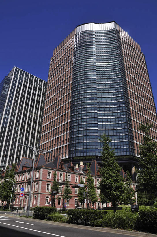 无人,博物馆,高楼大厦,竖图,室外,白天,仰视,度假,办公楼,美景,植物,城市风光,标志建筑,城市,大厦,地标,建筑,摩天大楼,写字楼,东京,日本,亚洲,一排,整齐,景观,建筑群,娱乐,建设,树,树木,排列,蓝色,绿色,蓝天,天空,自然,楼宇,天,享受,休闲,商务楼,景色,放松,生长,晴朗,成长,队列,东亚,本州,万里无云,关东地方,本州岛,日本国,东京都,晴空,晴空万里,彩图,低角度拍摄,大楼,高层建筑,高楼,摩天楼