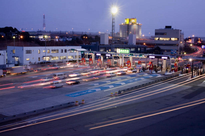 无人,家,站,横图,俯视,航拍,室外,夜晚,长时间曝光,旅游,度假,窗户,道路,高速公路,路,公路,汽车,照明,神奈川,日本,亚洲,两辆,一排,许多,阴影,朦胧,模糊,整齐,光线,壁灯,影子,房屋,屋子,灯光,分界线,地面,停车线,交通,神奈川县,娱乐,楼房,玻璃窗,住宅,车,灯,排列,白色,阳光,灯具,交通工具,轿车,驾驶,行驶,享受,休闲,放松,车行道,车行道分界线,操纵,照亮,控制,通行,照明设备,鸟瞰,队列,载具,标线,曝光,东亚,操控,车行线,本州,关东地方,本州岛,日本国,把持,马路,彩图,高角度拍摄,房子