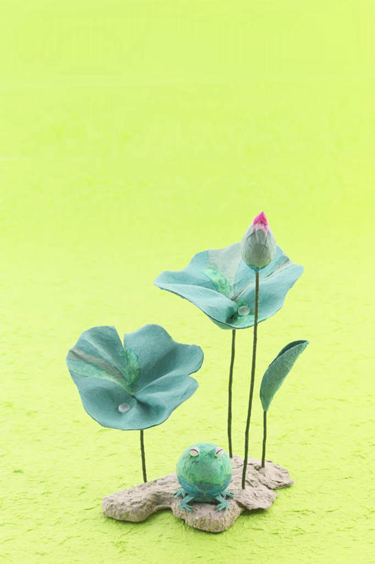 无人,站,笑,竖图,俯视,室内,白天,抽象,纯洁,数码,科技,莲花,青蛙,野生动物,叶子,阴影,黄色背景,盛开,网络,绿叶,高光,几何,计算机图形,合成,花蕾,注视,花,花瓣,花朵,鲜花,一只,动物,花苞,花蕊,观察,看,站着,嫩叶,可爱,夸张,摄影,活泼,影棚,观看,电脑合成图,数码合成图,察看,富贵,神圣,关注,纯净,深奥,六月花神,正直,荷花,六月春,藕花,水芙蓉,叶,叶片,站立,彩图,高角度拍摄,影棚拍摄,拍摄