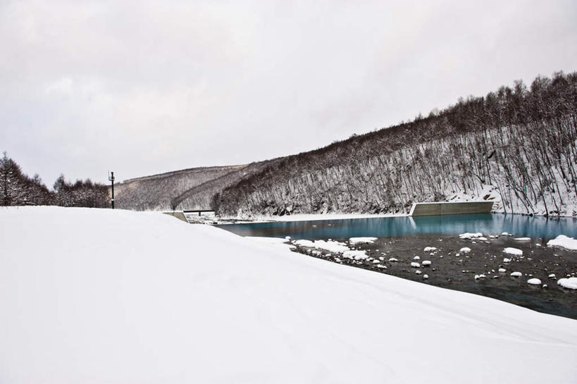 无人,横图,室外,白天,正面,旅游,度假,草地,草坪,河流,美景,水,雪,植物,大雪,北海道,日本,亚洲,河水,积雪,景观,水流,雪景,云,云朵,冬季,冬天,云彩,娱乐,草,树,树木,蓝色,绿色,白云,蓝天,天空,自然,天,享受,休闲,景色,放松,寒冷,遮,遮掩,生长,成长,掩盖,遮挡,自然风光,东亚,遮盖,日本国,北海道地方,北海道岛,掩饰,严寒,彩图