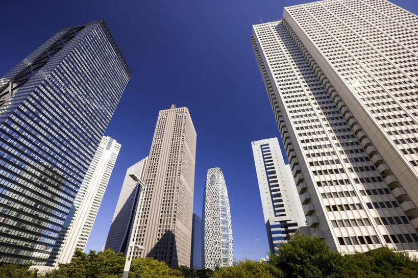 无人,高楼大厦,横图,室外,白天,仰视,度假,美景,植物,窗户,城市风光,城市,大厦,建筑,摩天大楼,东京,日本,亚洲,一排,许多,阴影,整齐,光线,影子,景观,娱乐,玻璃窗,树,树木,排列,蓝色,绿色,蓝天,天空,阳光,自然,天,享受,休闲,景色,放松,生长,晴朗,成长,队列,东亚,本州,万里无云,关东地方,本州岛,日本国,东京都,晴空,晴空万里,彩图,低角度拍摄,大楼,高层建筑,高楼,摩天楼