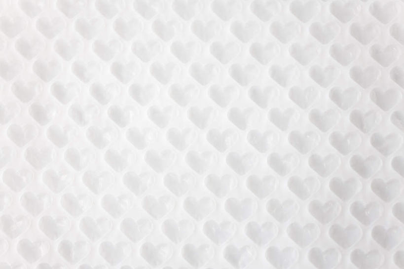 无人,横图,室内,特写,白天,白色背景,正面,爱情,一排,许多,阴影,条纹,爱心,整齐,光线,纹路,图案,影子,墙,浪漫,墙壁,墙面,排列,白色,阳光,温暖,温馨,心形,恩爱,摄影,影棚,和睦,队列,心型,彩图,影棚拍摄,拍摄,融洽