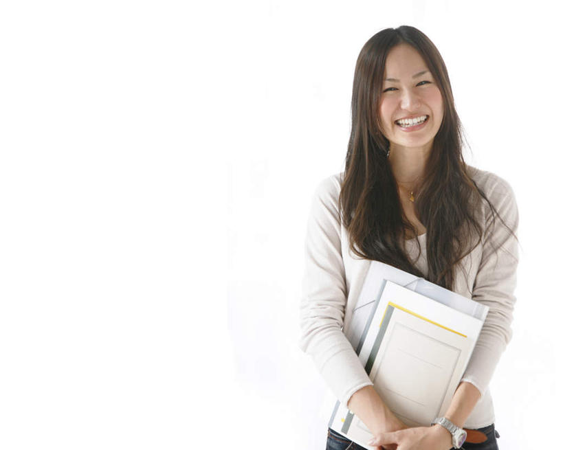 东方人,头发,一个人,站,捧,笑,摸,微笑,露齿笑,横图,室内,白天,白色背景,正面,书籍,亚洲,仅一个年轻女性,仅一个女性,仅一个人,许多,抚摸,握,服装,拿,拿着,注视,休闲装,黄种人,衣服,白色,黑色,观察,看,站着,休闲,休闲服,握着,摄影,服饰,影棚,观看,察看,关注,年轻女性,女人,女性,亚洲人,长发,书,图书,触摸,端,端着,接触,捧着,手捧,站立,半身,彩图,影棚拍摄,拍摄