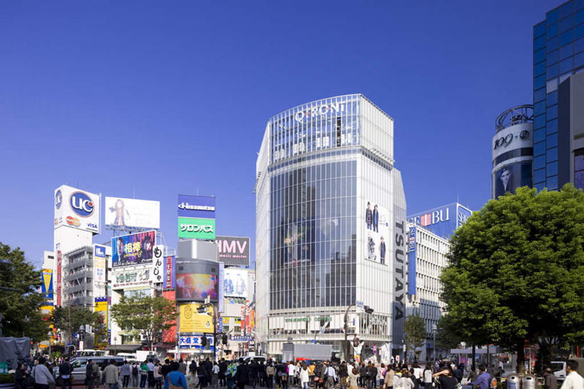 东方人,高楼大厦,商店,站,走,横图,室外,白天,正面,购物,度假,消费,草地,草坪,美景,植物,城市风光,超市,城市,大厦,建筑,路灯,摩天大楼,照明,东京,日本,亚洲,阴影,光线,影子,景观,云,云朵,灯光,许多人,云彩,黄种人,娱乐,灯,草,树,树木,蓝色,绿色,白云,蓝天,天空,阳光,自然,天,站着,一群人,享受,休闲,景色,放松,金融,百货,生长,成长,照亮,照明设备,选购,贸易,百货公司,东亚,本州,关东地方,本州岛,日本国,东京都,血拼,男人,男性,年轻男性,年轻女性,女人,女性,亚洲人,步行,散步,站立,走路,半身,彩图,大楼,高层建筑,高楼,购物商场,购物中心,摩天楼,商业中心